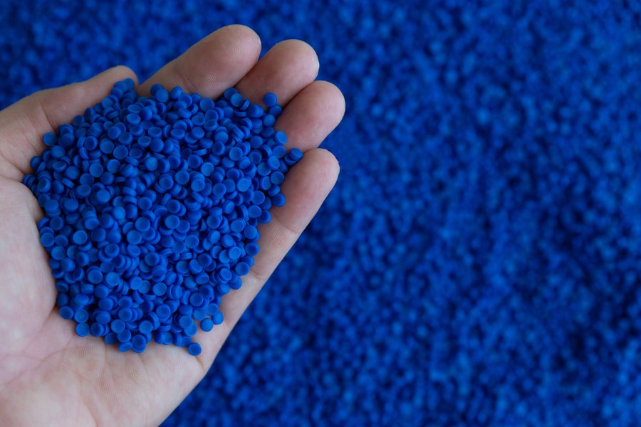 Plastics and rubber granulate screening application